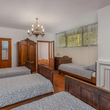 In Cabar With Wifi Srednja Vas